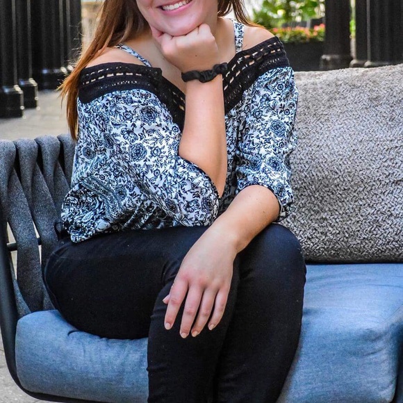 Floral off the shoulder top - Picture 2 of 2